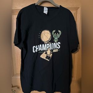 Milwaukee Bucks 2021 NBA Champions Black T-Shirt Size Large